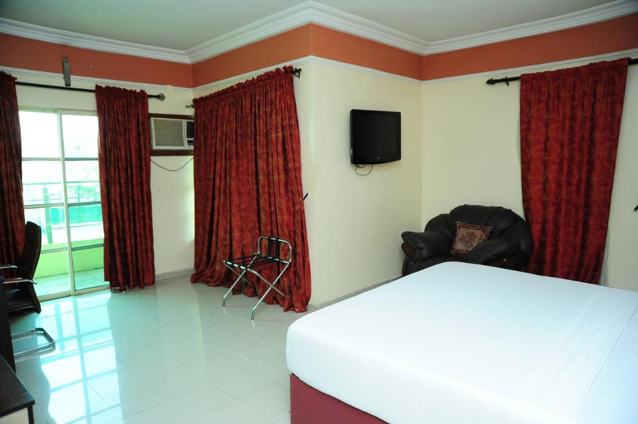 Richton Hotel And Suites Abeokuta Szoba fotó