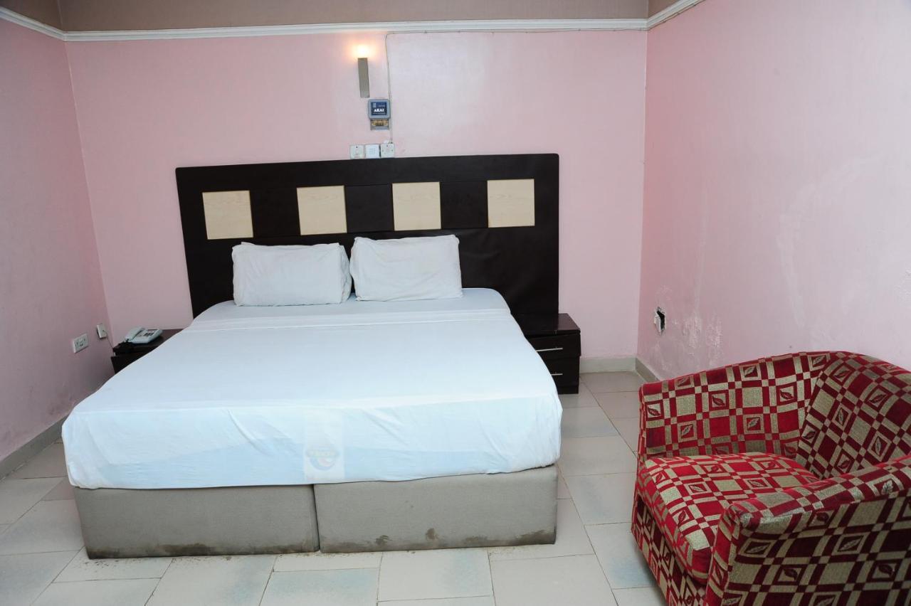 Richton Hotel And Suites Abeokuta Szoba fotó